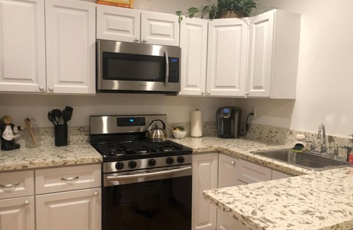 Northridge Apartment | Cozy Northridge Apartment Near CSUN, Transportation, and Shopping