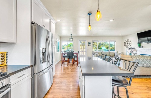 Del Rey Oaks House | Cozy Oaks - A Coastal Getaway With Idyllic Scenery!