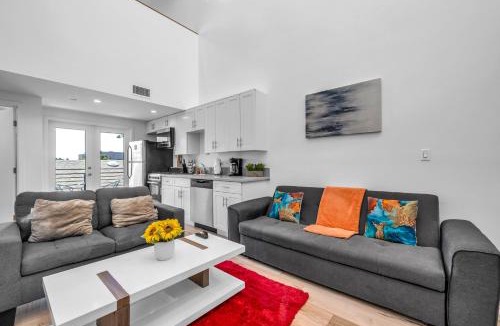 Wilshire Apartment | Cozy Oasis near Griffith Observatory