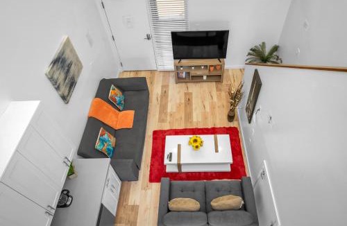 Wilshire Apartment | Cozy Oasis near Griffith Observatory