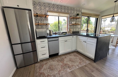 Pacific Palisades House | Cozy ocean view mobile home in amazing Pacific Palisades with AC, WiFi & Laundry