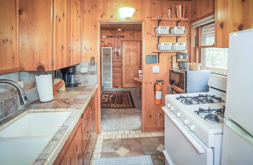 Big Bear City Cabin | Cozy on Rainbow