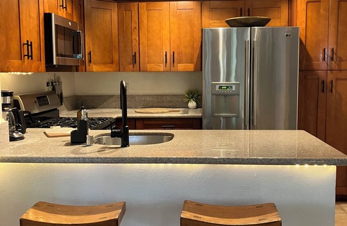 Calabasas Condo | Cozy, Peaceful 2-bedroom condo Near Malibu, mid-term Rental