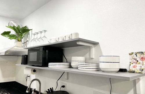 Quartz Hill Apartment | Cozy Private Studio