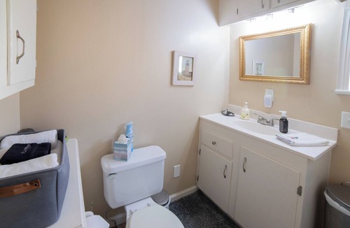 Tuolumne Cottage | CoZY Quarters-Private Garden Entrance, Inflatable Spa,Close to Yosemite & Casino