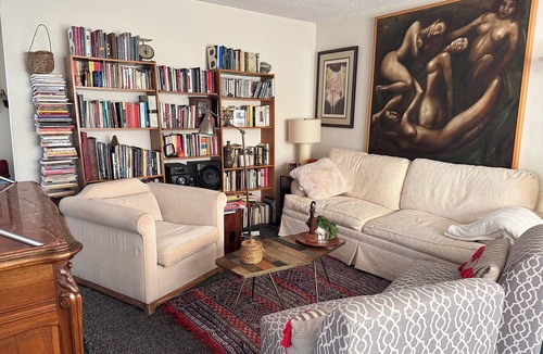 Bluff Park Apartment | Cozy retreat by the Beach in Long Beach. 10 Min to Aquarium & Queen Mary .
