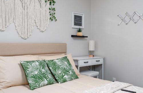 Downtown Riverside House | Cozy Riverside Getaway!