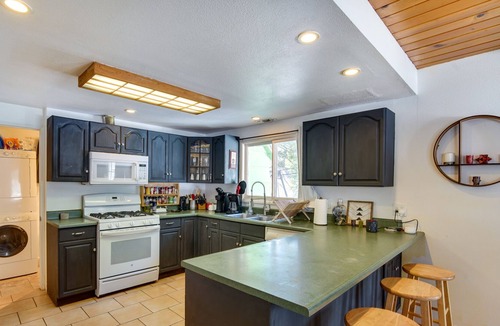 Running Springs House | Cozy Running Springs Vacation Rental w/ Fireplace!