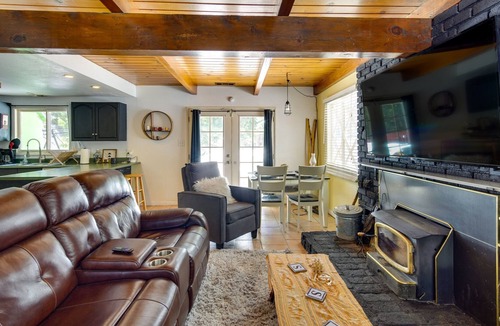 Running Springs House | Cozy Running Springs Vacation Rental w/ Fireplace!