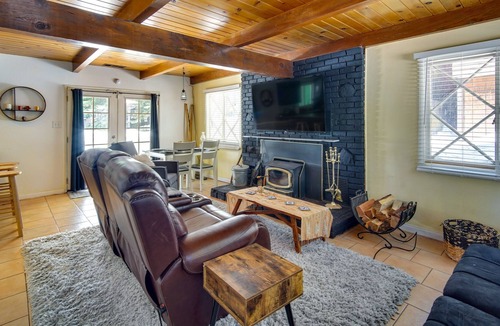 Running Springs House | Cozy Running Springs Vacation Rental w/ Fireplace!