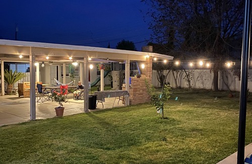 Taft House | Cozy RV 1Bedroom With Cali King bed, Double bunk beds, 1Bath, Private