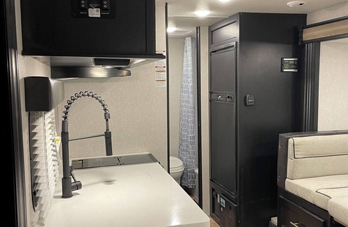 Hemet House | Cozy RV in Enchanting Hemet with WiFi, AC