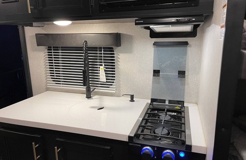 Hemet House | Cozy RV in Enchanting Hemet with WiFi, AC
