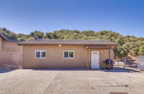 Santa Clarita House | Cozy Santa Clarita Cottage Near Parks and Trails!
