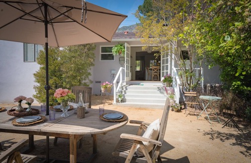 Sierra Madre House | Cozy Southern California Lavender Cottage Sierra Madre