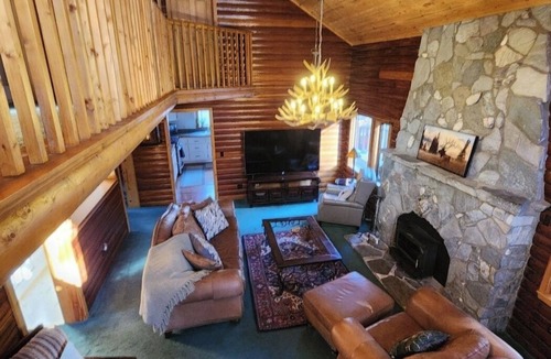Wrightwood Cabin | Cozy spacious cabin in Beautiful Wrightwood