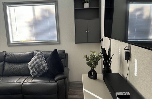 Gardena Apartment | Cozy studio in Los Angeles. Near LAX and more