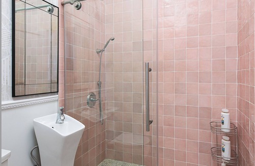 Rampart Village Apartment | Cozy Studio Near Downtown LA's Top Attractions!