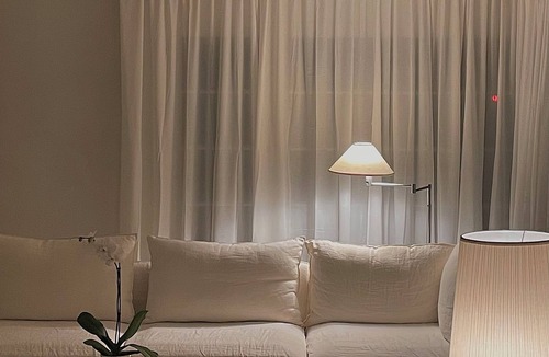Miracle Mile Apartment | Cozy Sweet Spanish-style 1-bedroom apartment in beautiful Los Angeles