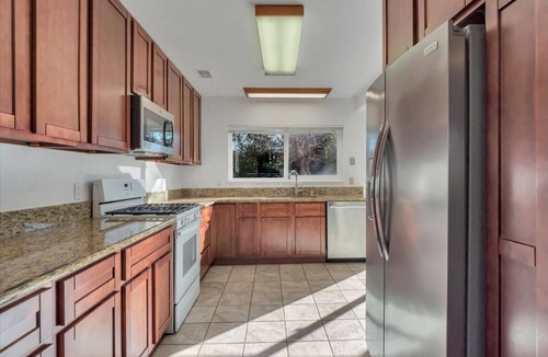 Danville House | Cozy Three Bedroom Home on Cameo Acres