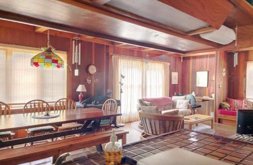 Burnt Ranch House | Cozy Trinity Cottage