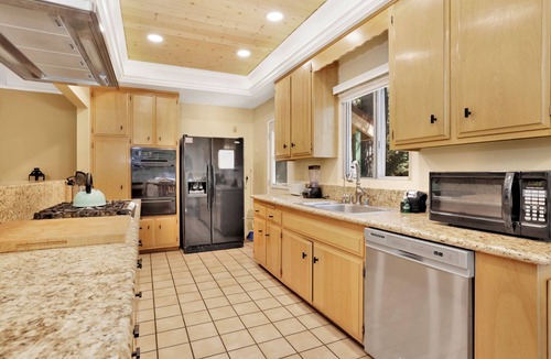 Summit Estates Cabin | Cozy Up To Summit Retreat at Big Bear Lake