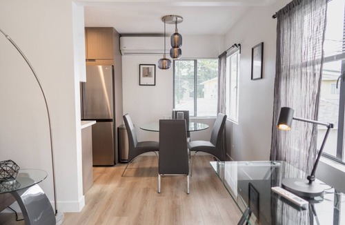 NoHo Arts District Apartment | COZY URBAN RETREAT: NEWLY REMODELED 1BR NOHO APARTMENT w/FENCED PATIO (p60)
