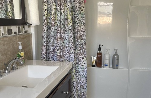 Fountain Valley Apartment | Cozy warm spacious 400sqft studio in center of Orange County