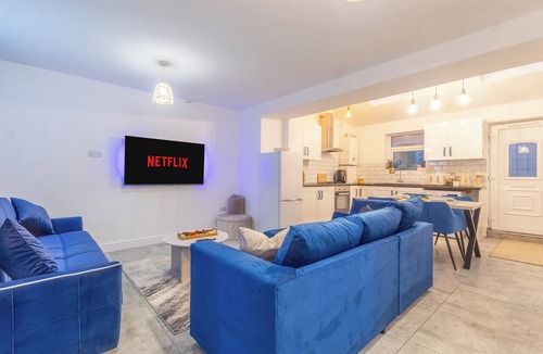 Coventry Apartment | Crème Da La Casa