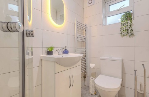 Coventry Apartment | Crème Da La Casa