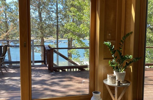 Patton House | Craftsman On The Lake- Lakefront, hot tub, game room