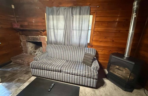 Crestline Cabin | Crest Lodge Historic Mountain Inn - ArrowBear