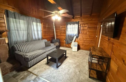 Crestline Cabin | Crest Lodge Historic Mountain Inn - ArrowBear