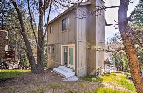 Crestline House | Crestline Cabin with Deck 1 Mi to Lake Gregory
