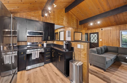 Crestline Cabin | Crestline Lake Gregory Cabin