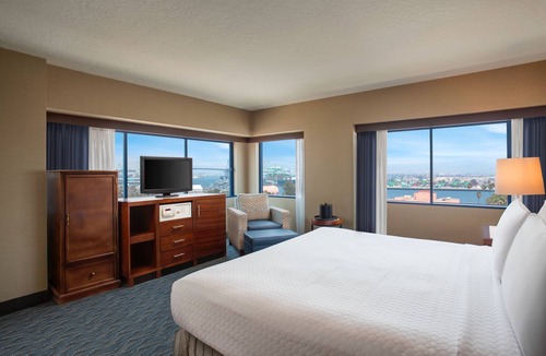 Central San Pedro Hotel | Crowne Plaza Los Angeles Harbor Hotel by IHG