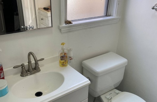 Pico-Union Apartment | CStudio in DTLA with private entrance, courtyards with roses an view of city