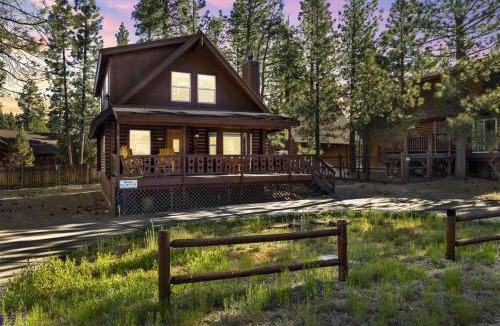 Eagle Mountain Estates House | Cub's Cabin/Charming 3-Bedroom Log Cabin Near Big Bear Lake