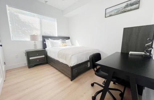 Los Angeles House | Culver Hideaway Private Room with Share Living Space D3
