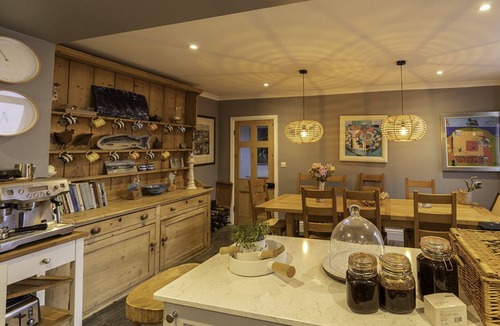 Trebarwith Strand House | Curated 6-Bed Sea-View House, Trebarwith Strand, Cornwall — Cumbrae House