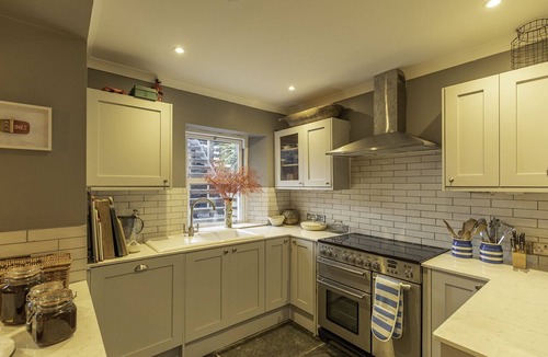 Trebarwith Strand House | Curated 6-Bed Sea-View House, Trebarwith Strand, Cornwall — Cumbrae House