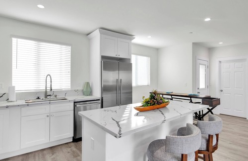 Hawthorne Apartment | Cushy New Condo Oasis -Near Beaches & Sofi Stadium