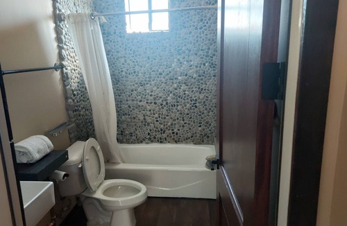 Rancho Cucamonga House | Custom home 2-bedroom house n Rancho Cucamonga
