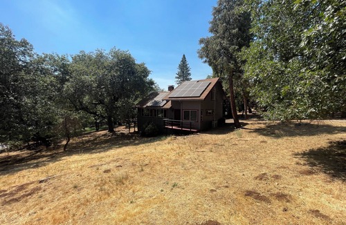 Camp Nelson Cabin | Cute cozy cabin with charm