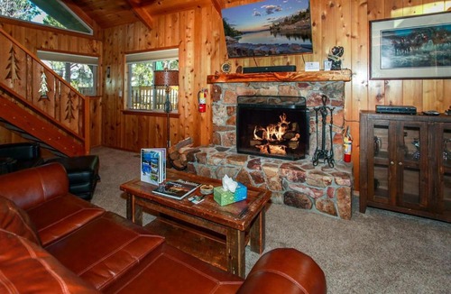 Whispering Forest House | D and V Retreat