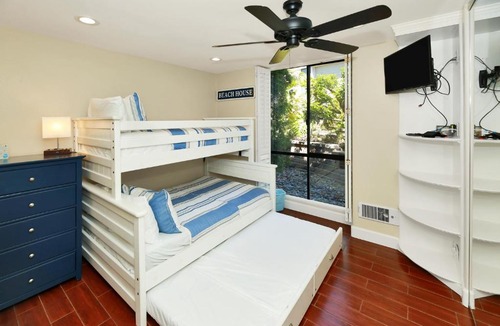 Townsite House | D19 - Beachfront Bliss