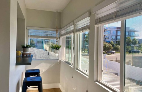 Huntington Beach Apartment | Dana - 231 1st Unit 5