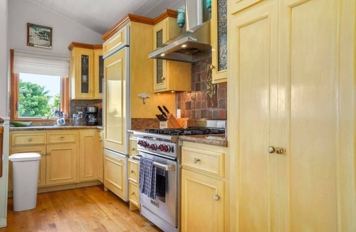 Del Mar House | Darling Del Mar Beach Cottage with Ocean Views!