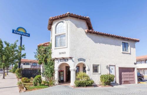 Castaic Hotel | Days Inn by Wyndham Castaic Six Flags Magic Mountain