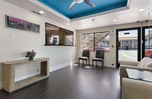 Downey Hotel | Days Inn by Wyndham Downey